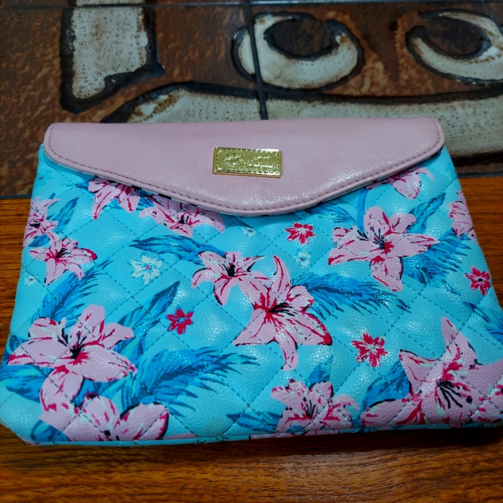 - Betsey Johnson floral clutch cottage core event Office